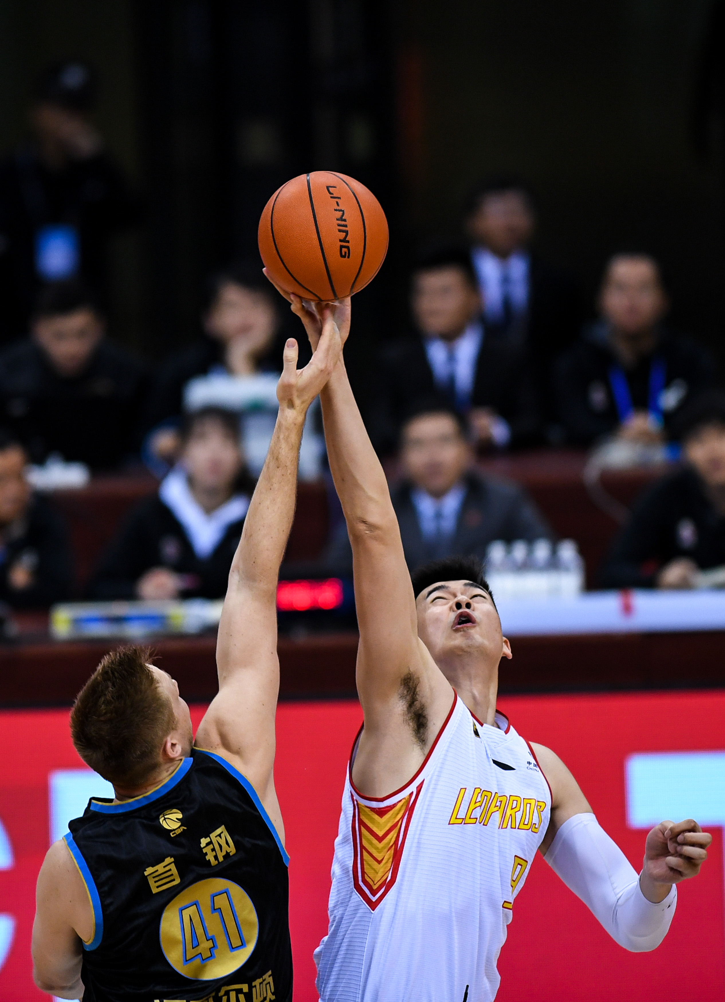 伊万：中国球员缺乏激情害怕犯错，这种恐惧扼杀了创造力（伊万称中国球员激情不足、畏惧犯错，恐惧正在扼杀创造力）