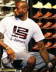 皇马官方：门迪右腿股二头肌肌肉受伤；据悉将缺阵至明年（皇马官宣：门迪右腿股二头肌受伤，预计缺阵至明年）