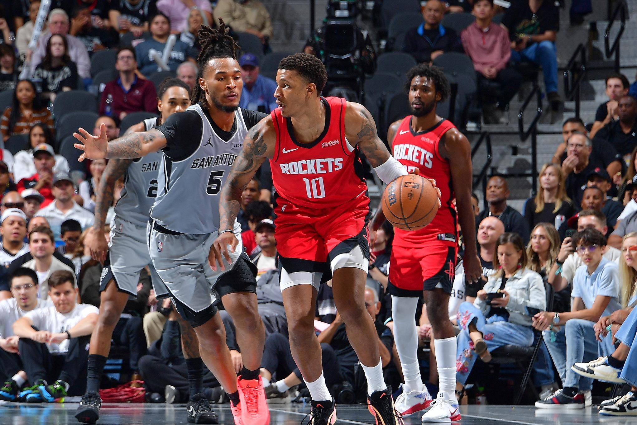 法媒：于帕梅卡诺成为皇马的首选，他已与皇马达成口头协议（法媒：于帕梅卡诺与皇马口头达成一致，已成引援首选）