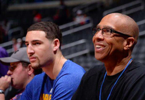 阿劳霍在巴萨已被罚下5次，本世纪仅次于皮克、莫塔和马克斯（阿劳霍在巴萨已5次染红，本世纪仅逊皮克、莫塔与马克斯）