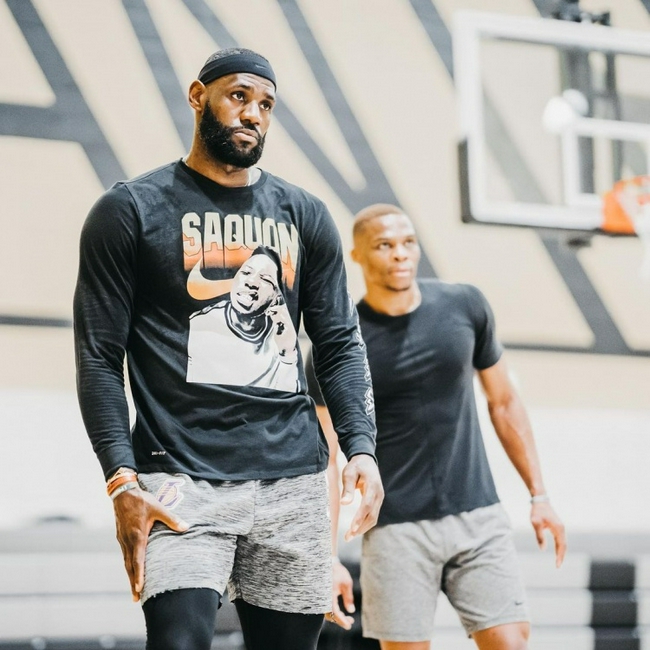 云达不莱梅vs科隆：菅原由势、施密德首发，比尔特、卡明斯基出战（云达不莱梅迎战科隆：菅原由势、施密德首发，比尔特、卡明斯基出场）