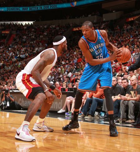 矛盾之战！下轮欧冠迎联赛9场33球拜仁PK联赛10场丢3球阿森纳（攻守对撞！欧冠下轮：联赛9战33球的拜仁对决10轮仅失3球的阿森纳）