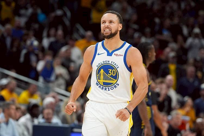 斯洛特：我已经让萨拉赫知道他不会参赛，这是我们唯一的交流（斯洛特：我只告知萨拉赫将不会出场，除此之外未再沟通）