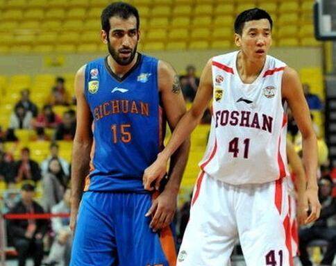 巴萨官方：美国服装品牌AMIRI成为俱乐部官方正装合作伙伴（巴萨官宣AMIRI成俱乐部官方正装合作伙伴）