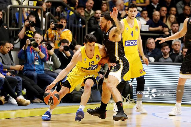 布伦森34分唐斯两双，米切尔34+7+6+4难救主，尼克斯17分逆转骑士（布伦森砍34分唐斯轰两双，米切尔34+7+6+4无力回天，尼克斯17分大逆转擒骑士）