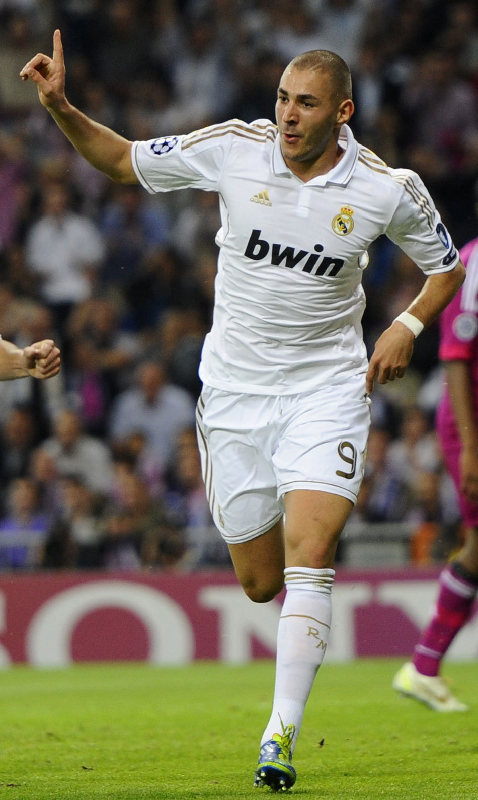 莫雷托：罗马正与曼奇尼谈续约，预计续到2030或2031年（莫雷托称罗马正与曼奇尼洽谈续约，合同预计延至2030或2031年）