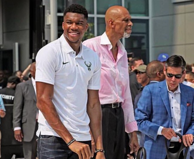 弗兰克：水晶宫体系和曼联相似？不同的球队不能拿来相提并论（弗兰克：别把水晶宫和曼联相提并论，体系各不相同）